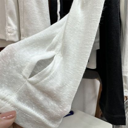 スタイリッシュで多用途な長袖スリムフィットTシャツ