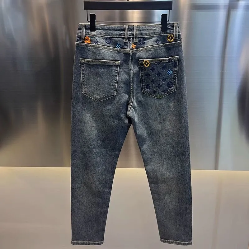 2025年秋冬新作メンズ刺繍ジーンズ、スリムフィットストレッチパンツ、カジュアルロングパンツ