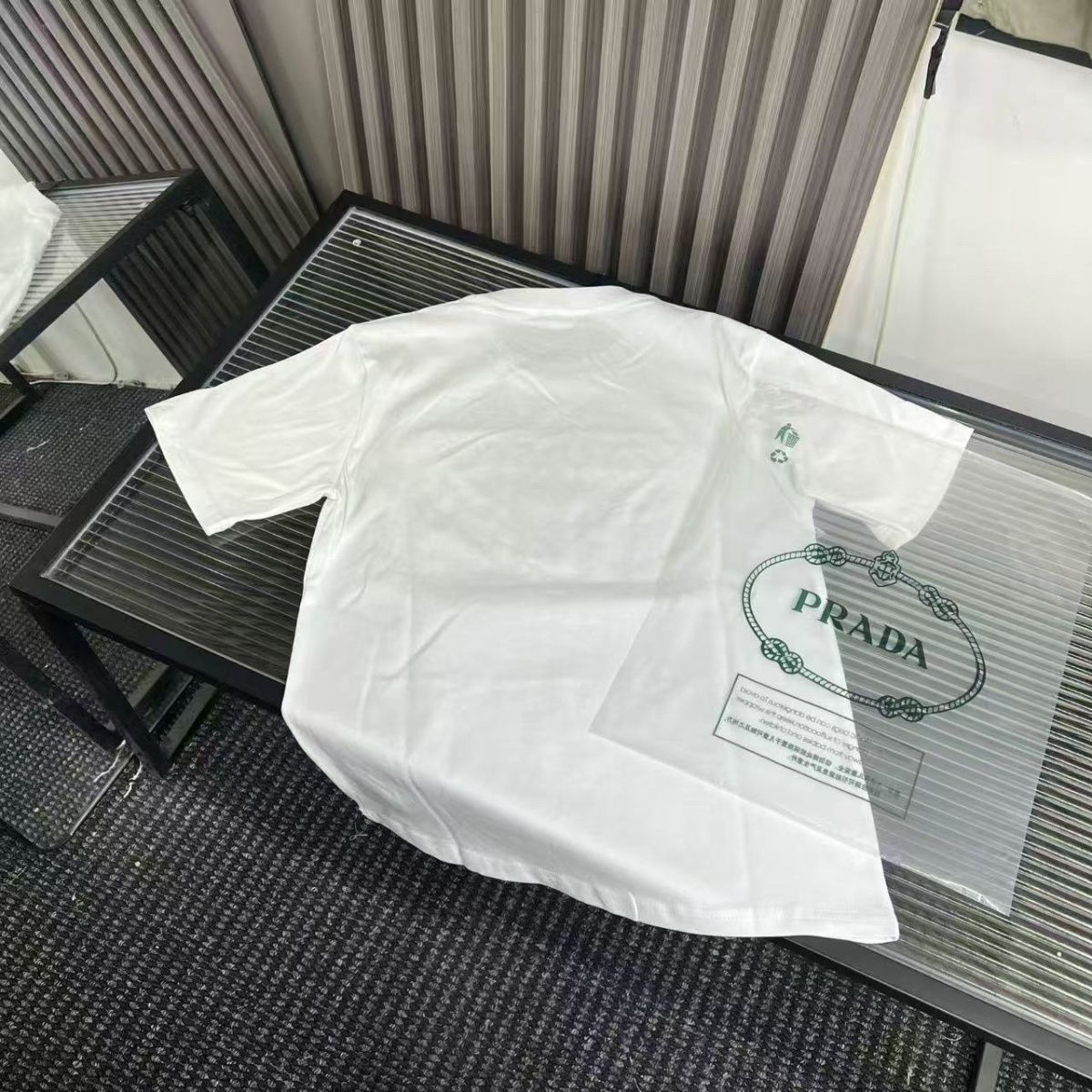 新作メンズ半袖Tシャツ、スリムフィット、トレンディなトップス