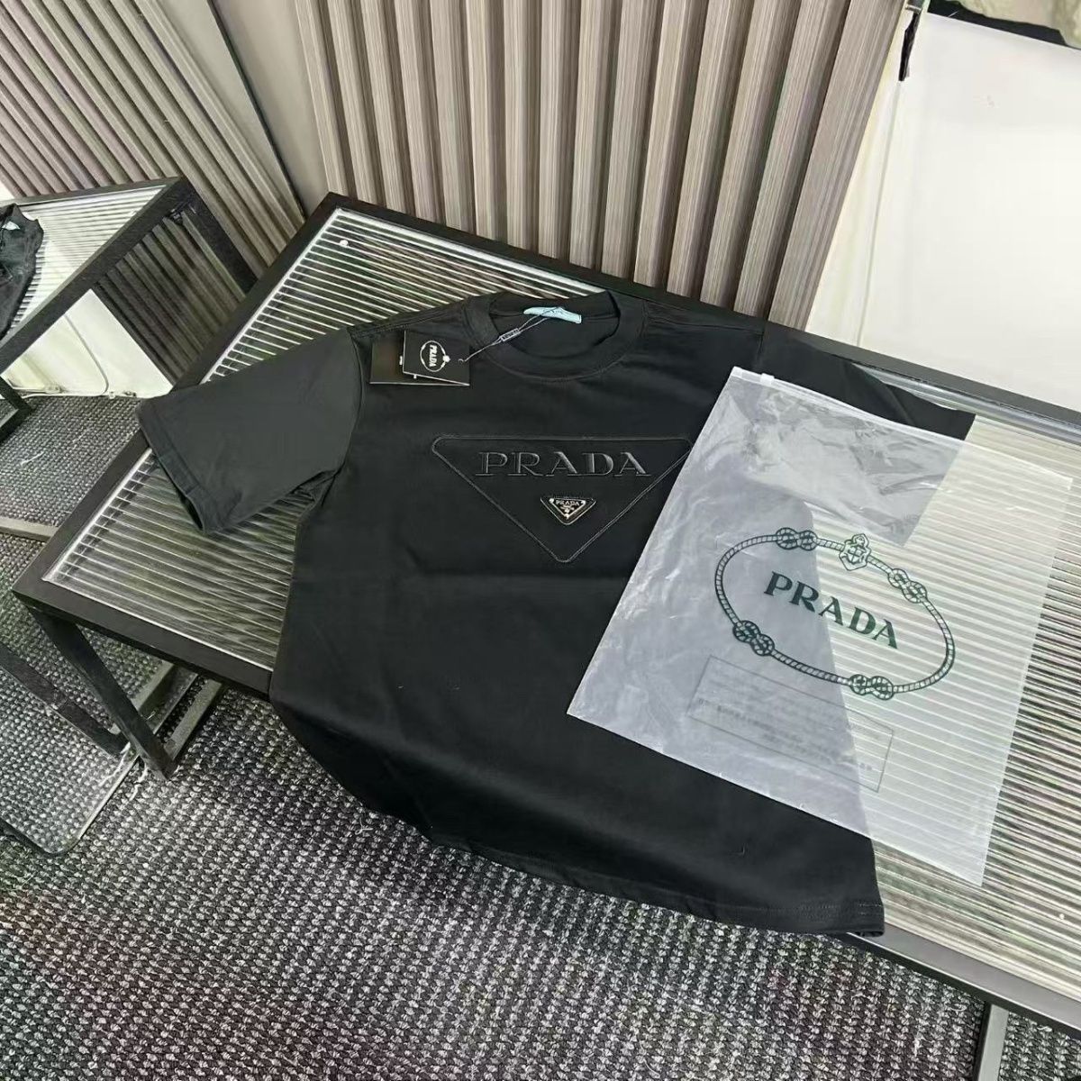 新作メンズ半袖Tシャツ、スリムフィット、トレンディなトップス