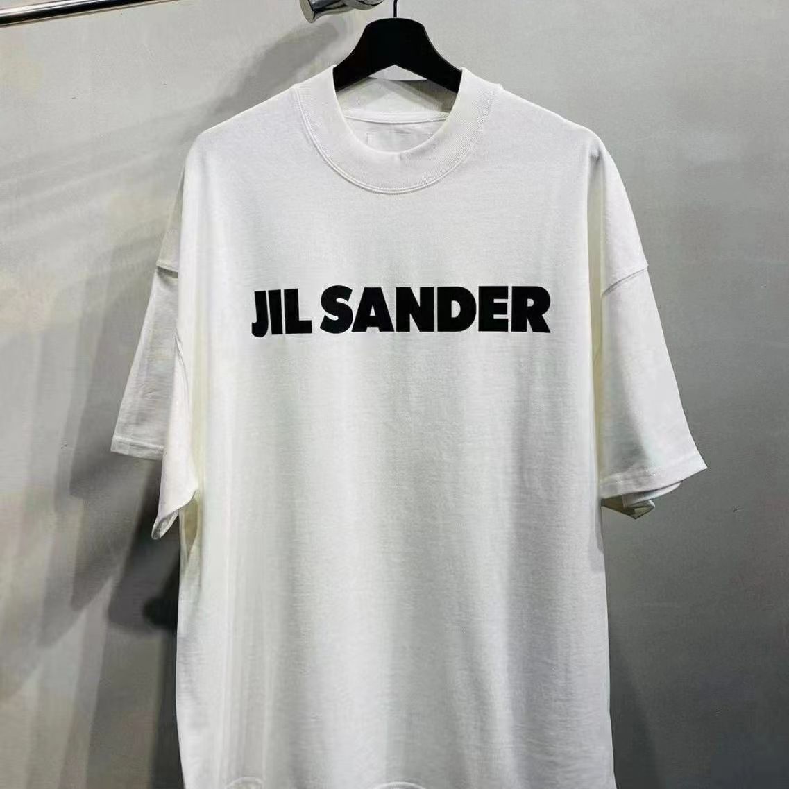 質感のいい ノームコア 無地 アルファベット 2色選べる 夏 オーバーサイズ 半袖 メンズレデイーズ Ｔシャツ