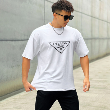 着回し最強 人気爆発中 存在感強い 三色選べられ 夏 新作 シンプル プリント Tシャツ