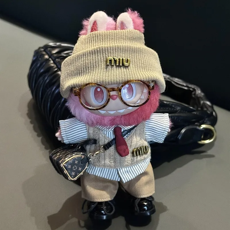 話題沸騰中 取り入れたい シンプル 可愛い labubuぬいぐるみペンダント服 人形を含まない
