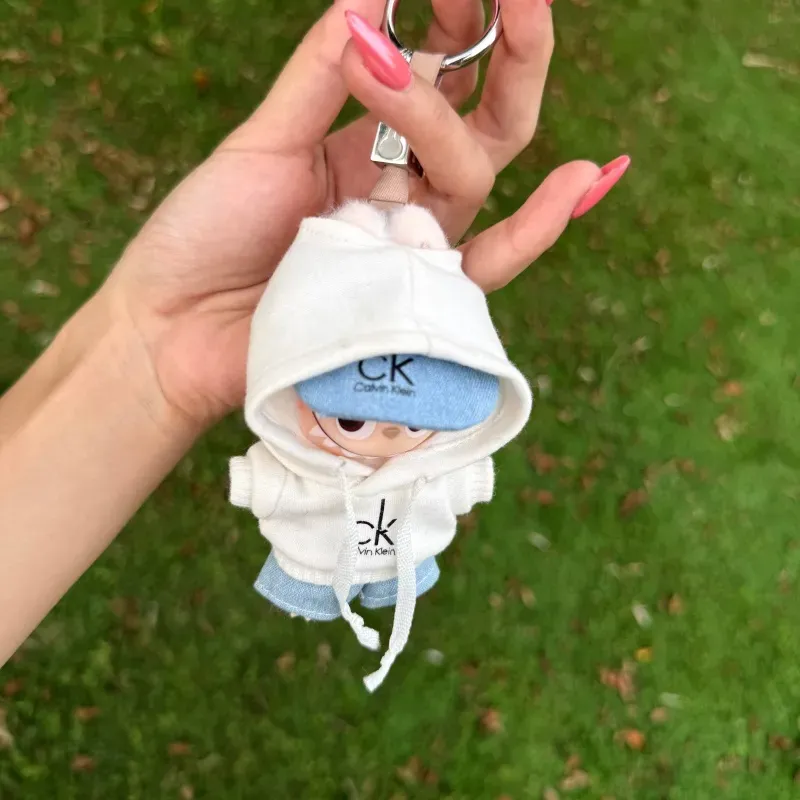 絶対欲しい 圧倒的セクシー ファッション シンプル labubu4.0ぬいぐるみペンダント服 人形を含まない