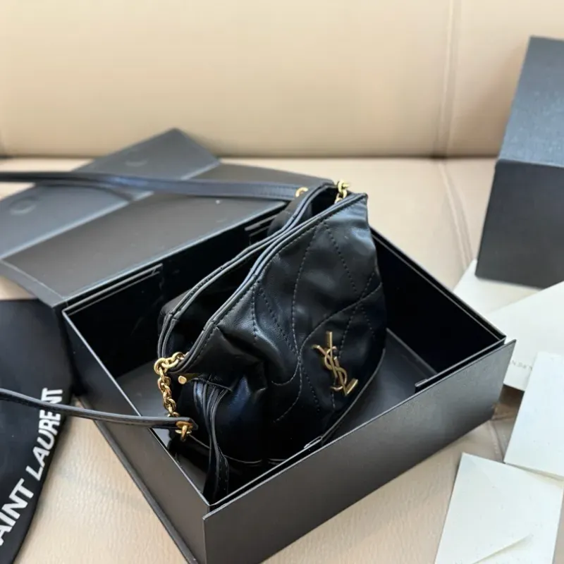 おしゃれ見えNO.1 大活躍 軽量 快適 大容量 斜め掛け ショルダーバッグ