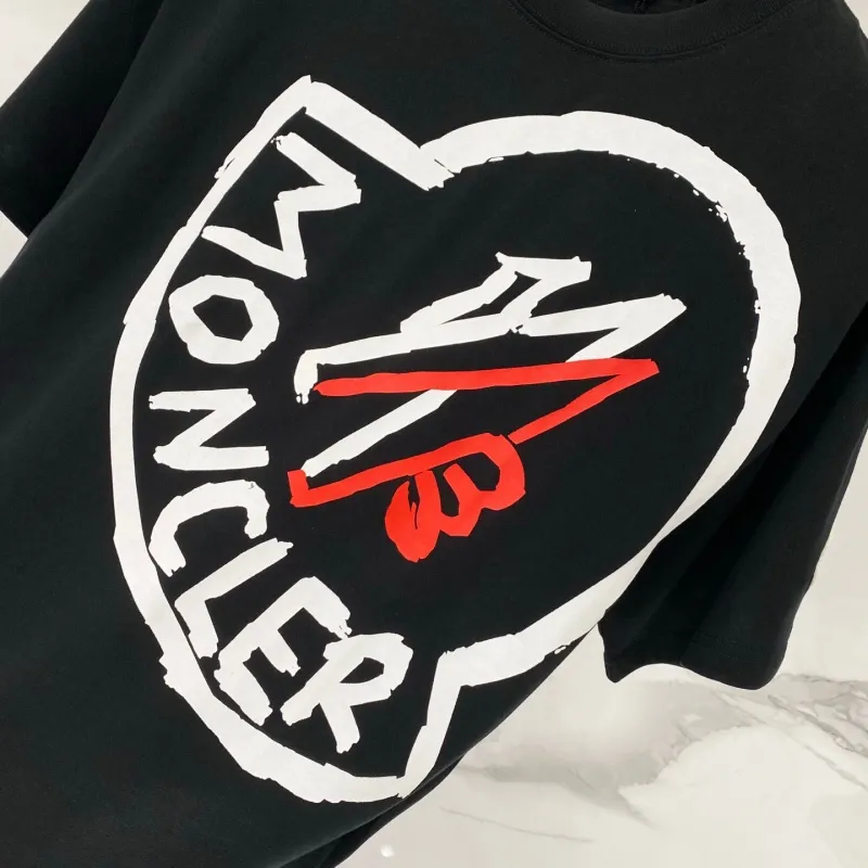 『S-4XL』お気に入り スタイリッシュ デイリー快適 軽量 合わせやすいＴシャツ