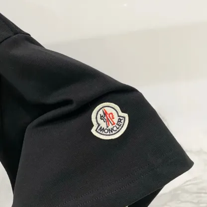 『S-4XL』お気に入り スタイリッシュ デイリー快適 軽量 合わせやすいＴシャツ