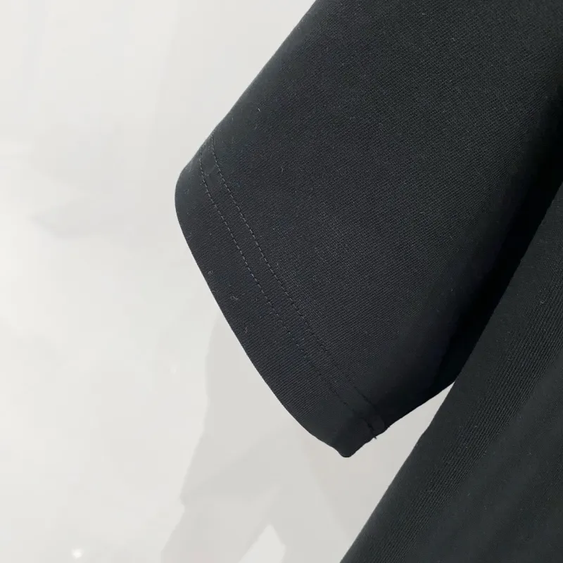『S-4XL』お気に入り スタイリッシュ デイリー快適 軽量 合わせやすいＴシャツ