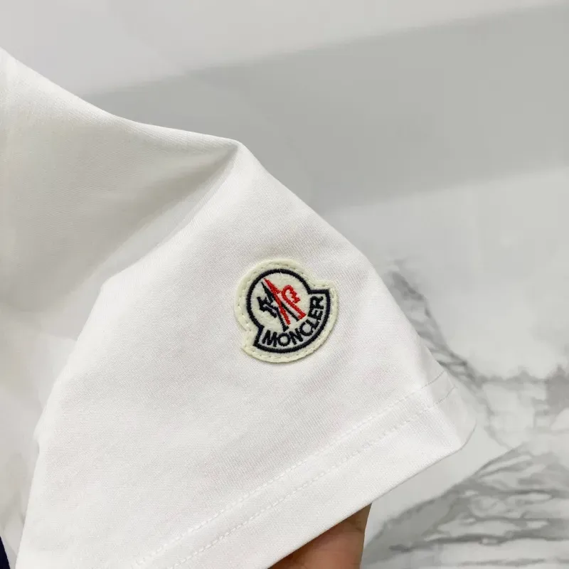 『S-4XL』お気に入り スタイリッシュ デイリー快適 軽量 合わせやすいＴシャツ