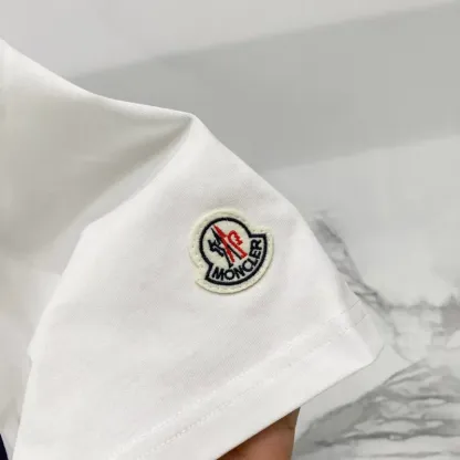『S-4XL』お気に入り スタイリッシュ デイリー快適 軽量 合わせやすいＴシャツ