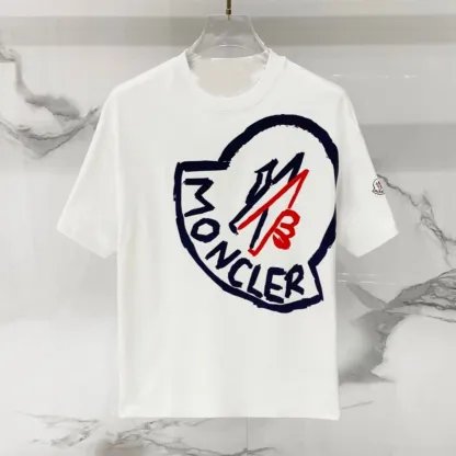 『S-4XL』お気に入り スタイリッシュ デイリー快適 軽量 合わせやすいＴシャツ