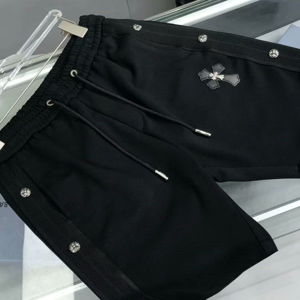 『M-4XL』夏用メタリック柄スポーツカジュアルショーツ メンズ ルーズ 五分丈パンツ