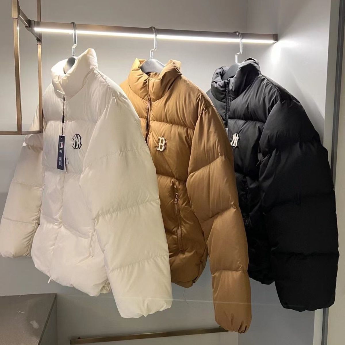 【S-2XL】売れ筋のダウンジャケット暖かいスタンドカラー冬同じスタイルの男性と女性の新しいカップルパン厚手のコートルーズ