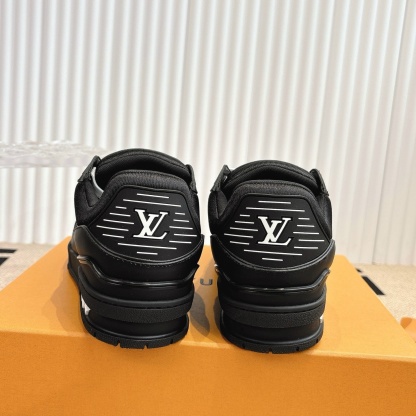 【L019】新品 LOUIS VUITTONルイ・ヴィトンスニーカー