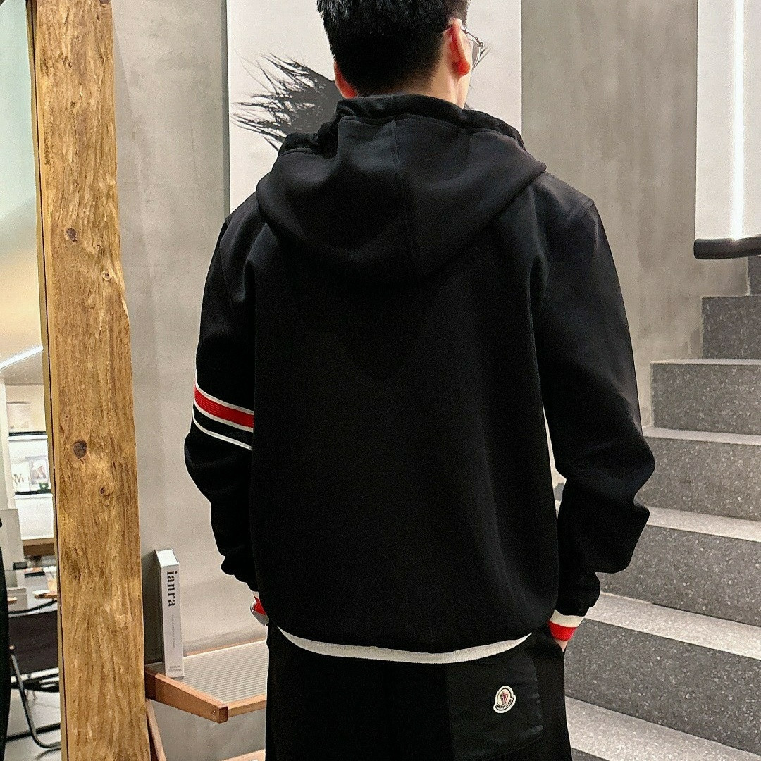【MONCLER 公式旗艦店】モンクレール☆二点セット☆ご好評に付き再入荷！