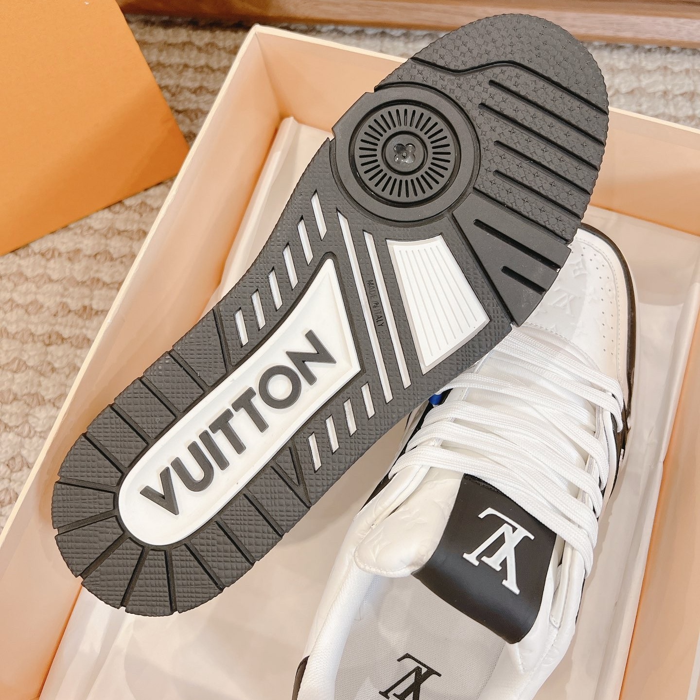 【L020】ルイ・ヴィトン Louis Vuitton LVトレイナー スニーカー