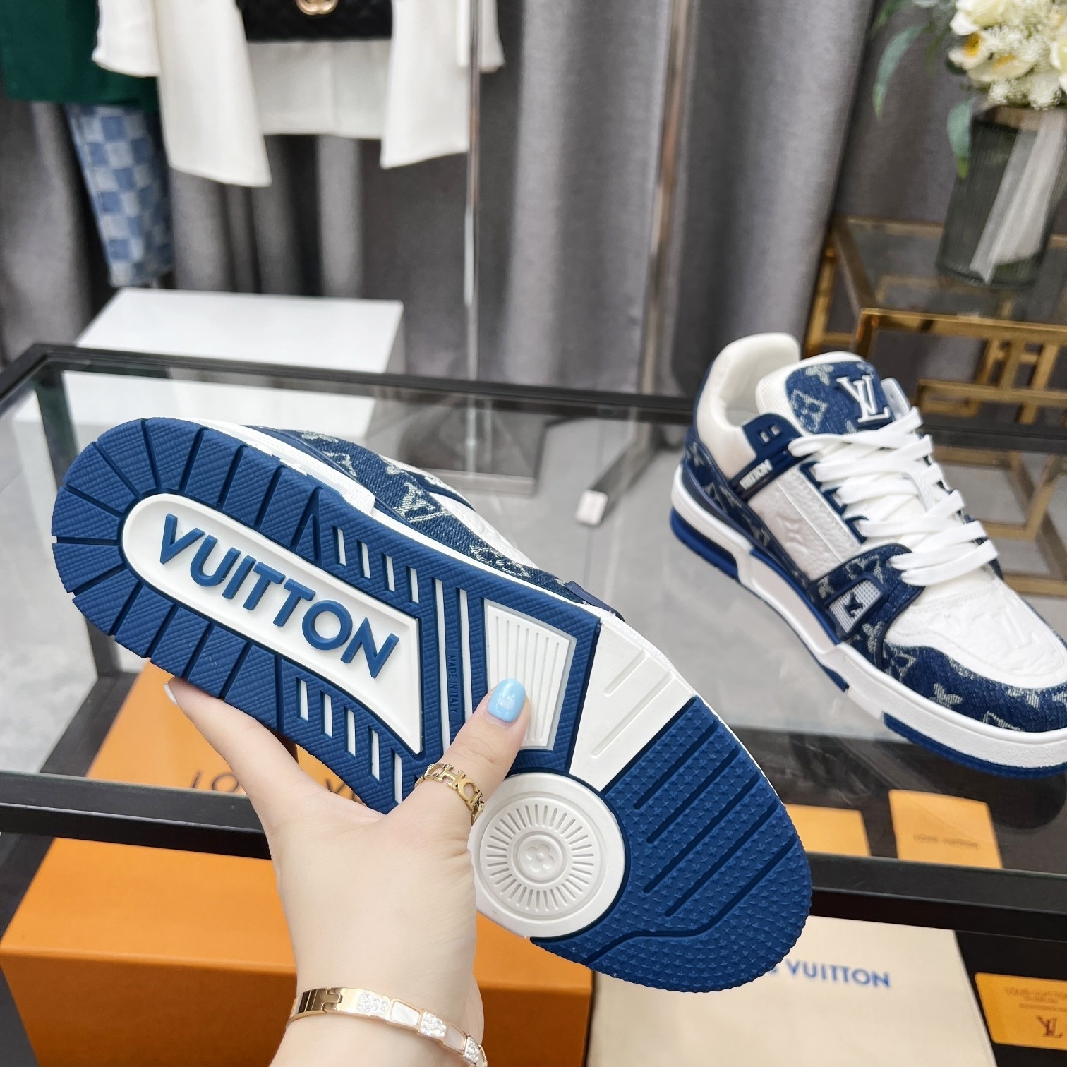 【L030】Louis Vuitton ルイ・ヴィトン スニーカー モノグラム　デニム