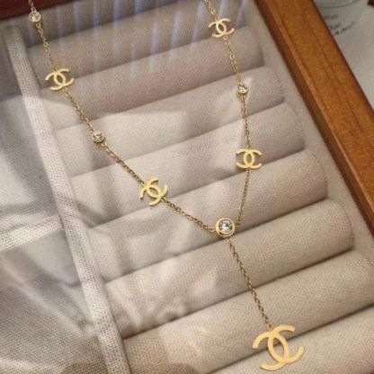 人気の鎖骨ネックレス、軽い贅沢、高級な気質のデザイン、色あせしないネックレス