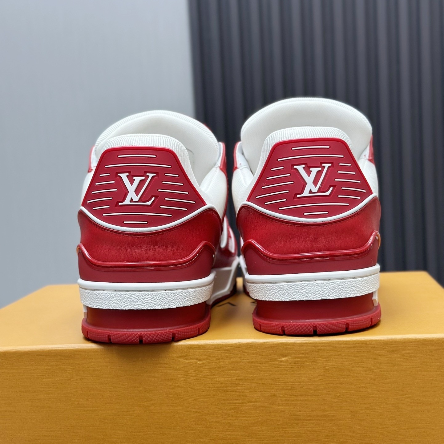 【L004】ルイ・ヴィトン LOUIS VUITTON TRAINER LINE SNEAKER "RED"