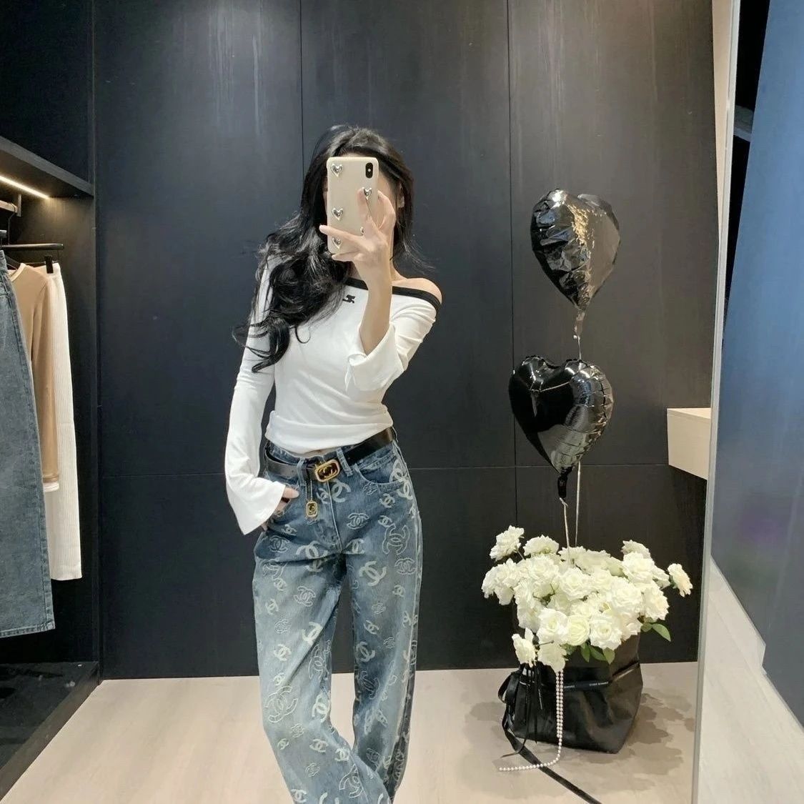 春夏新作ジーンズ、着回しの効くデザイン、ストレートレッグパンツ
