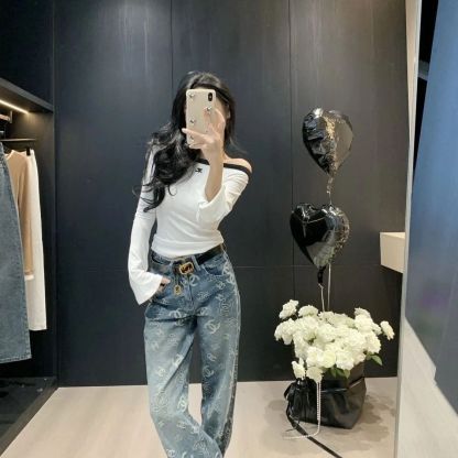 春夏新作ジーンズ、着回しの効くデザイン、ストレートレッグパンツ