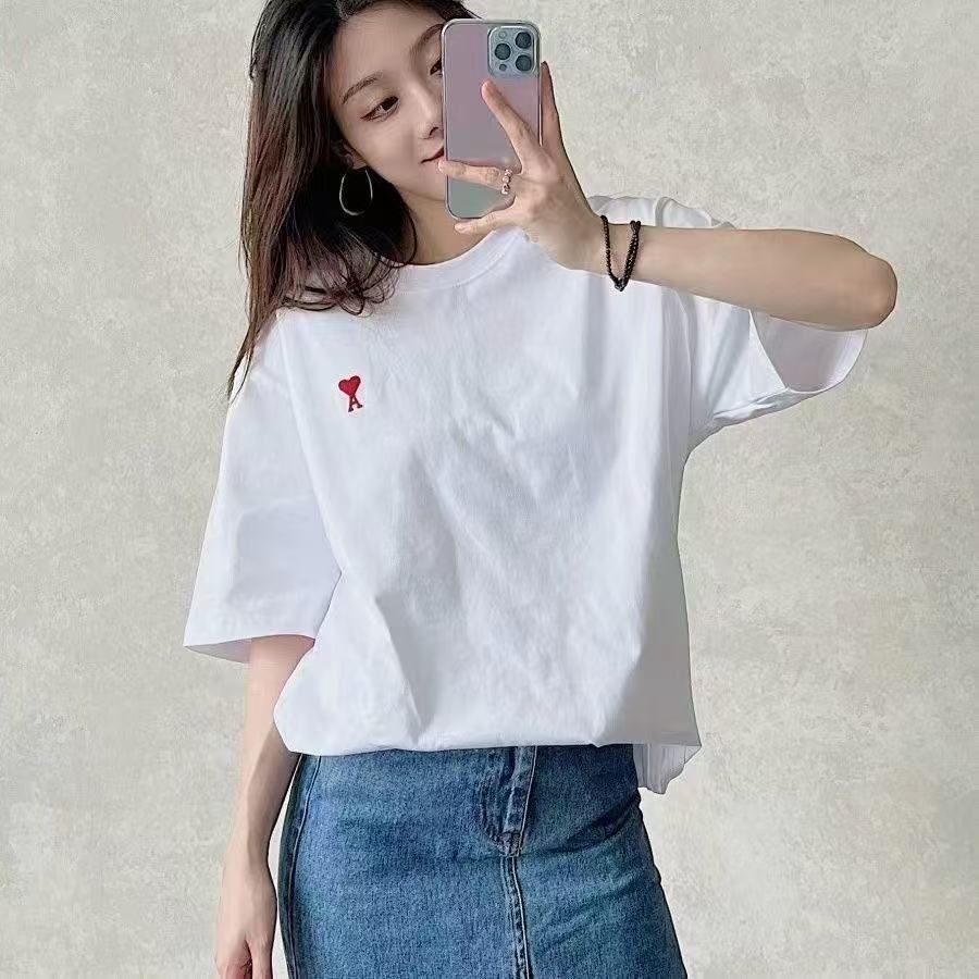 『M-5XL』刺繍入りの純綿製半袖Tシャツ。ユニセックス、ラウンドネック、スポーティーで着回し力抜群。