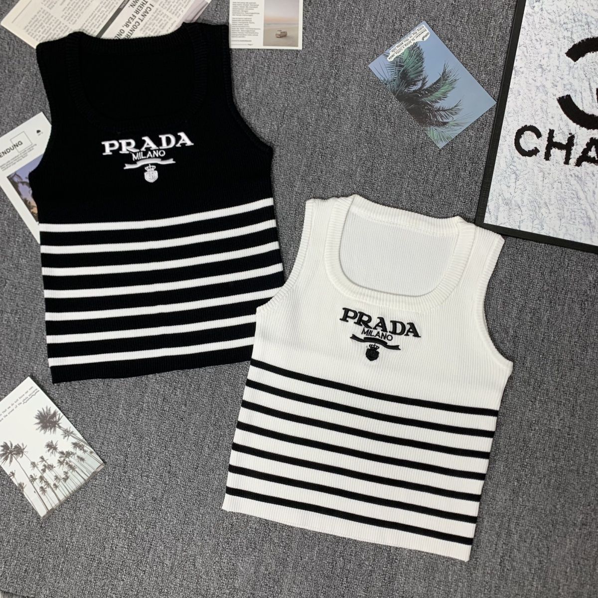 刺繍入りストライプニットベスト、ユニークなデザインのトップス