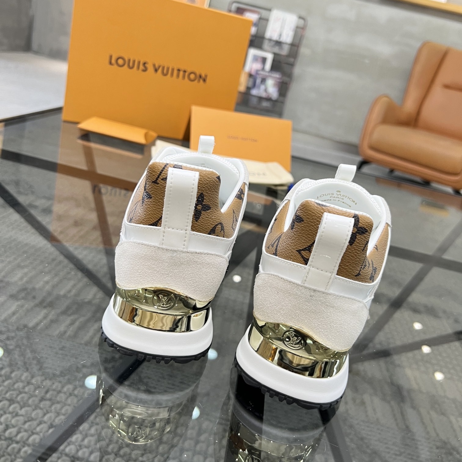 【L023】LOUIS VUITTON ルイ・ヴィトン ランアウェイモノグラムスニーカー