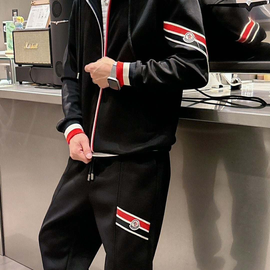 【MONCLER 公式旗艦店】モンクレール☆二点セット☆ご好評に付き再入荷！