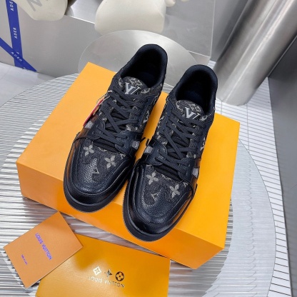 【L003】ルイ・ヴィトン Louis Vuitton Trainer Sneaker Nigo Monogram Denim "Noir"