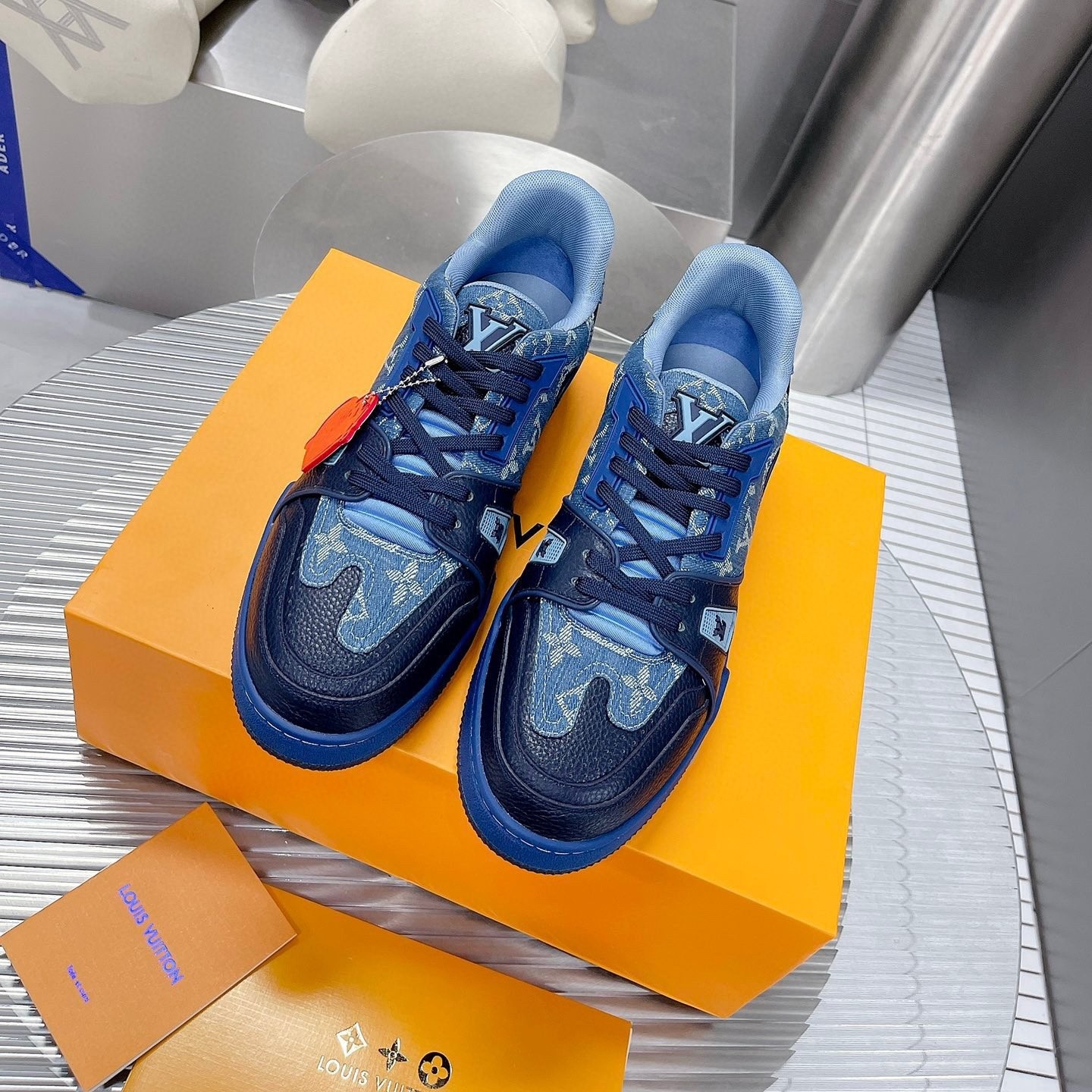 【L014】ルイ・ヴィトン Louis Vuitton Trainer Sneaker Nigo Monogram Denim "Blue"