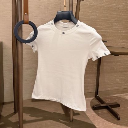『S-L』新作ラウンドネックストレッチスリムフィット刺繍入り半袖Tシャツ