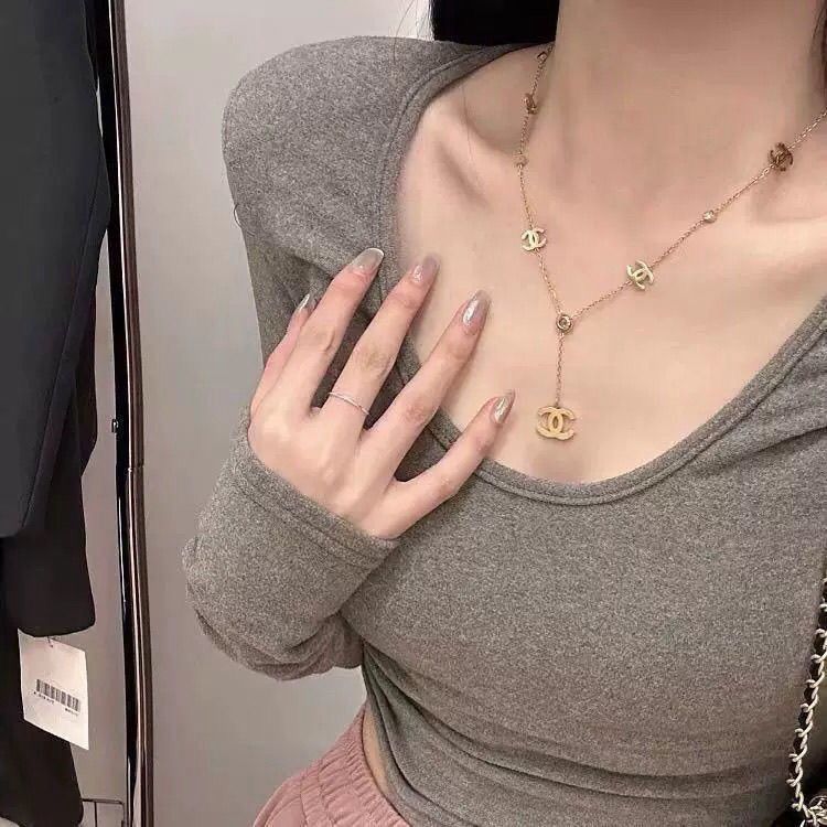 人気の鎖骨ネックレス、軽い贅沢、高級な気質のデザイン、色あせしないネックレス