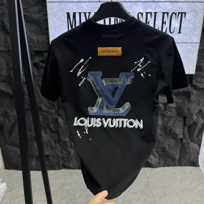 『L-4XL』人気急上昇中 トレンディな刺繍入りTシャツ、半袖