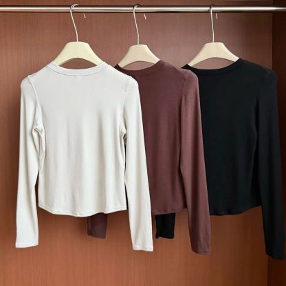 新作秋冬レター刺繍入り長袖万能スリムフィットトップス、ラウンドネックベースTシャツ