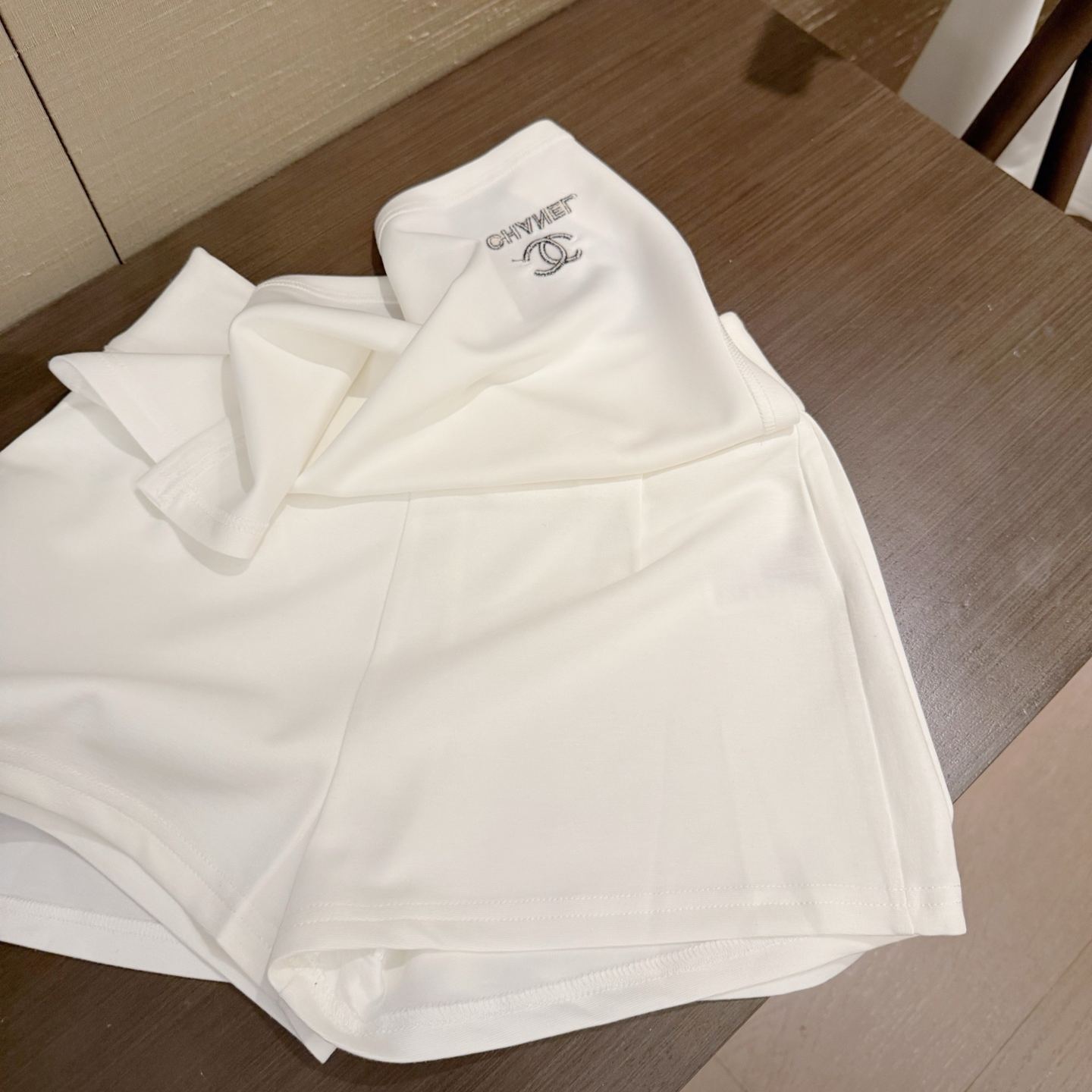 新作人気刺繍入りツーピースセット、高級感のあるジャケットとショートスカートの組み合わせ