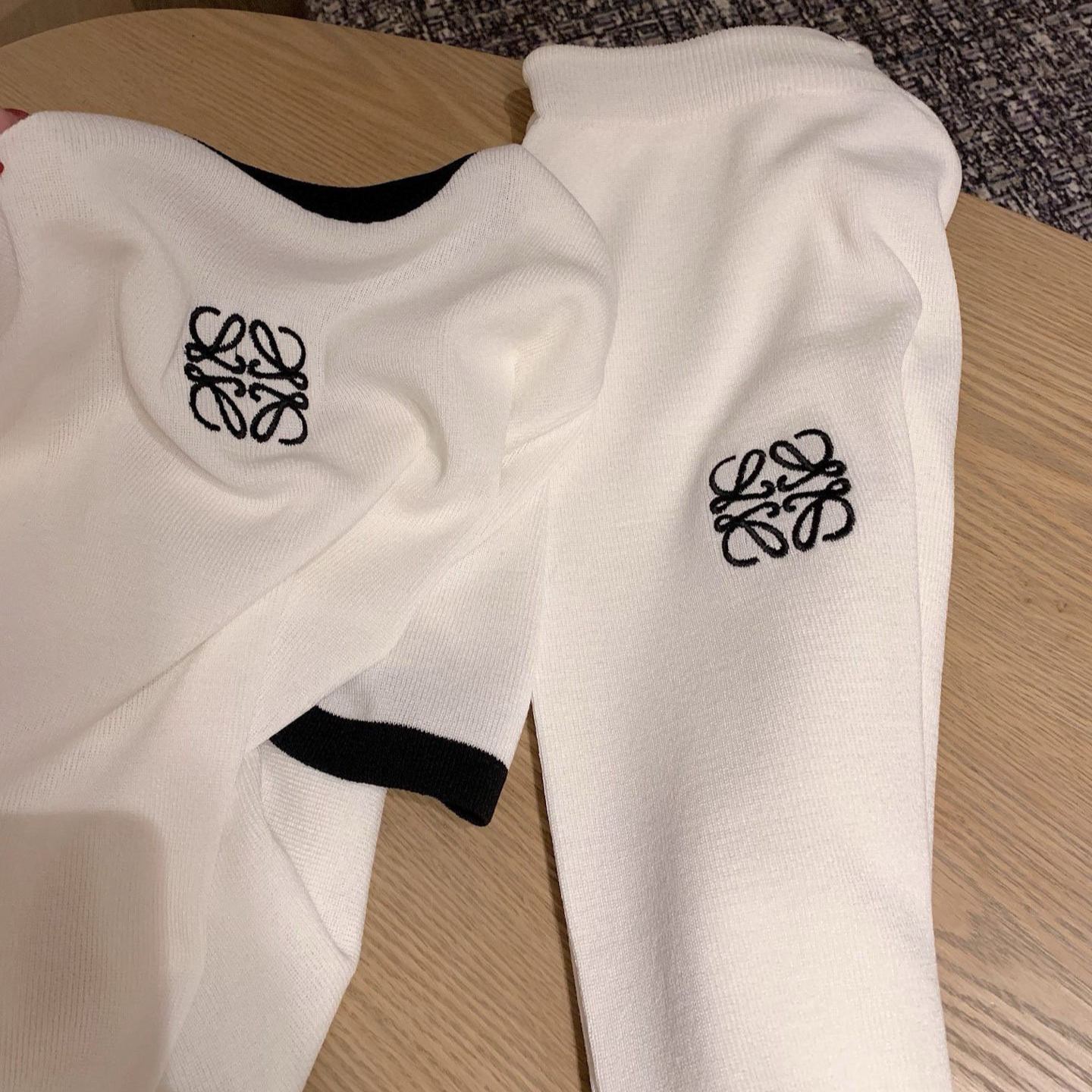 [Copy]新作人気刺繍入りツーピースセット、高級感のあるジャケットとショートスカートの組み合わせ