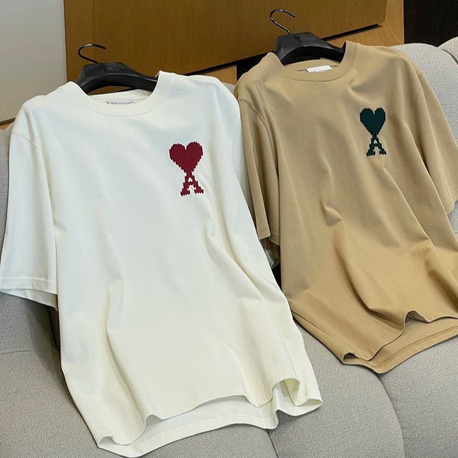 『S-XL』トレンディでミニマルな3D刺繍入り半袖カップルTシャツ（男女兼用）