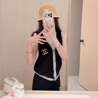 スタイリッシュなニットノースリーブトップスとワイドレッグパンツのツーピースセット