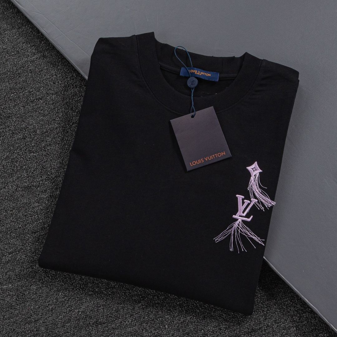 『S-XL』シンプルなカラフルな文字のタッセル刺繍入りラウンドネック半袖Tシャツ、ユニセックス