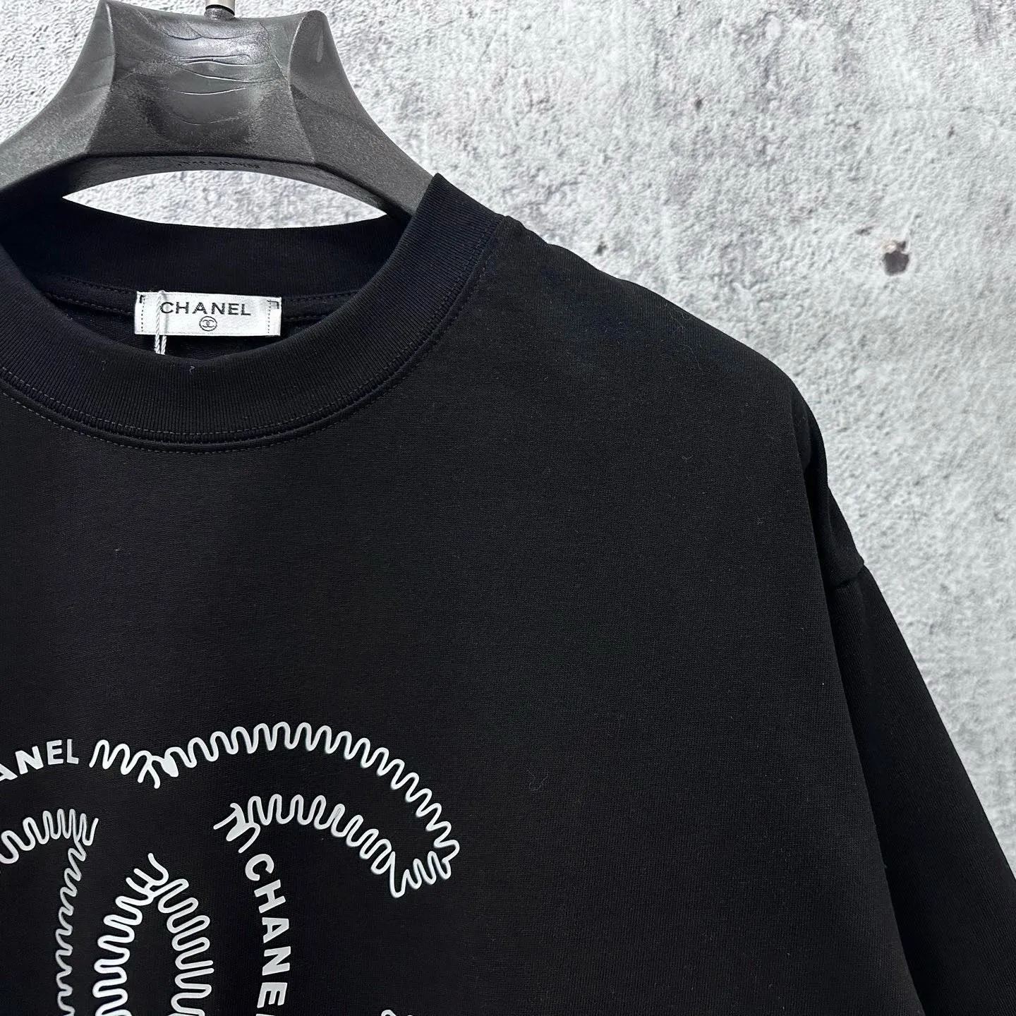 [Copy]『L-4XL』高級感のあるカジュアルな半袖クルーネックTシャツ。ユニセックスで、スリムに見え、着回し力抜群です