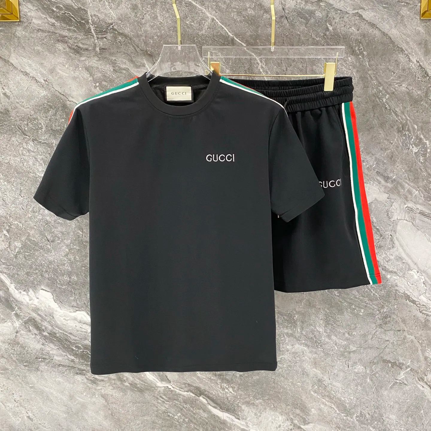 『M-3XL』夏のファッション、クルーネックTシャツとショートパンツのスーツ