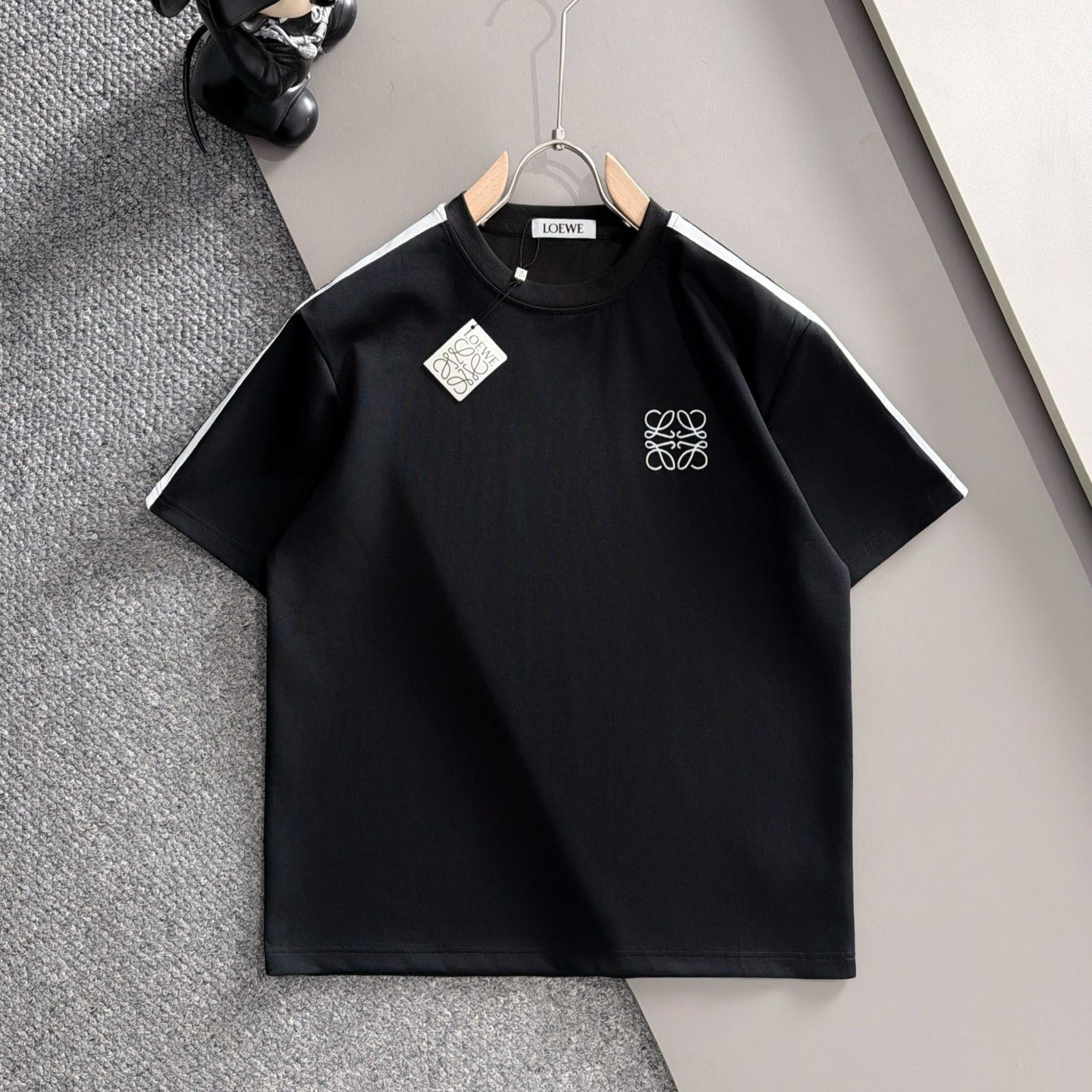 [Copy]『M-3XL』高級感のある刺繍入り襟付きポロシャツ スリムフィットで、着回しの効く半袖トップスです