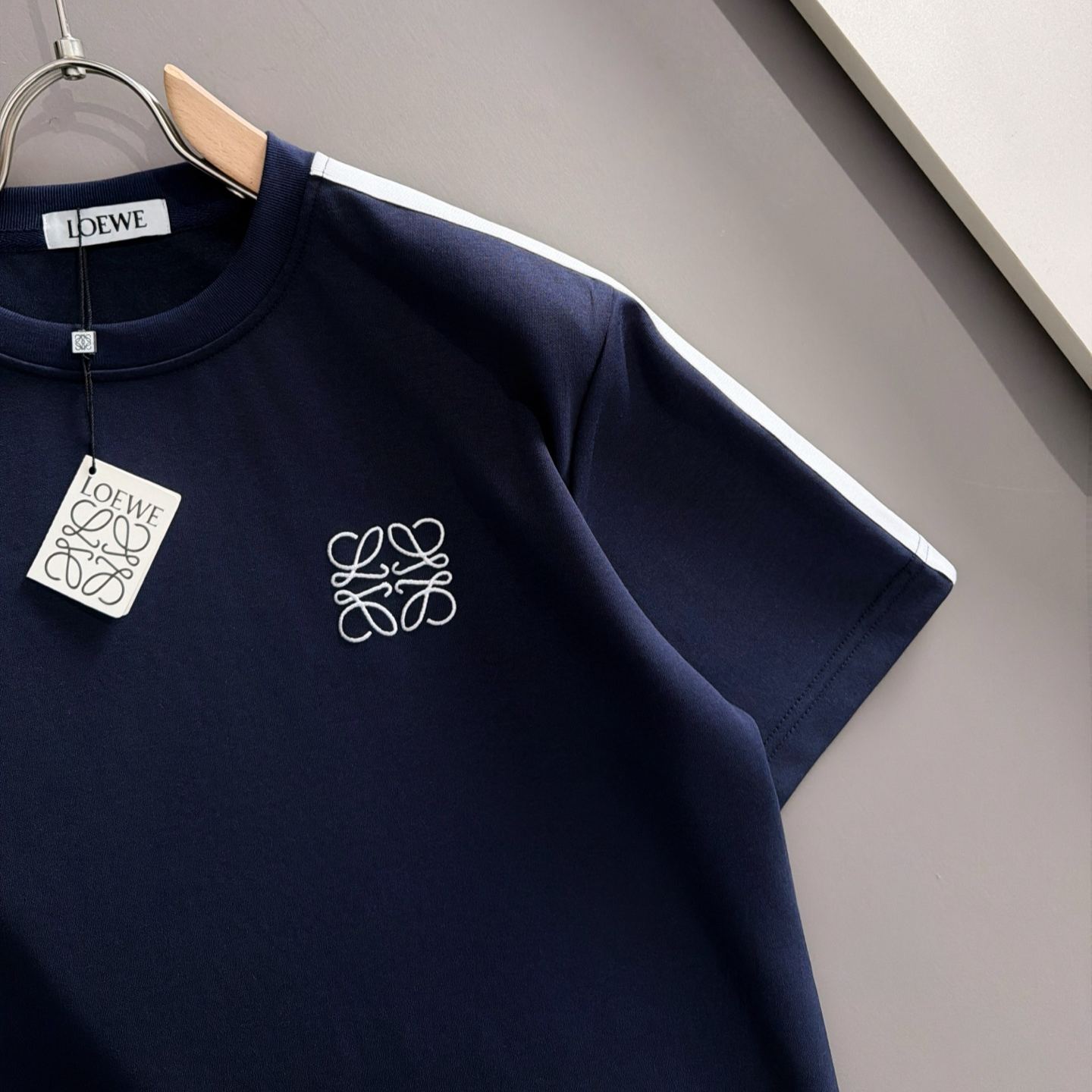 [Copy]『M-3XL』高級感のある刺繍入り襟付きポロシャツ スリムフィットで、着回しの効く半袖トップスです