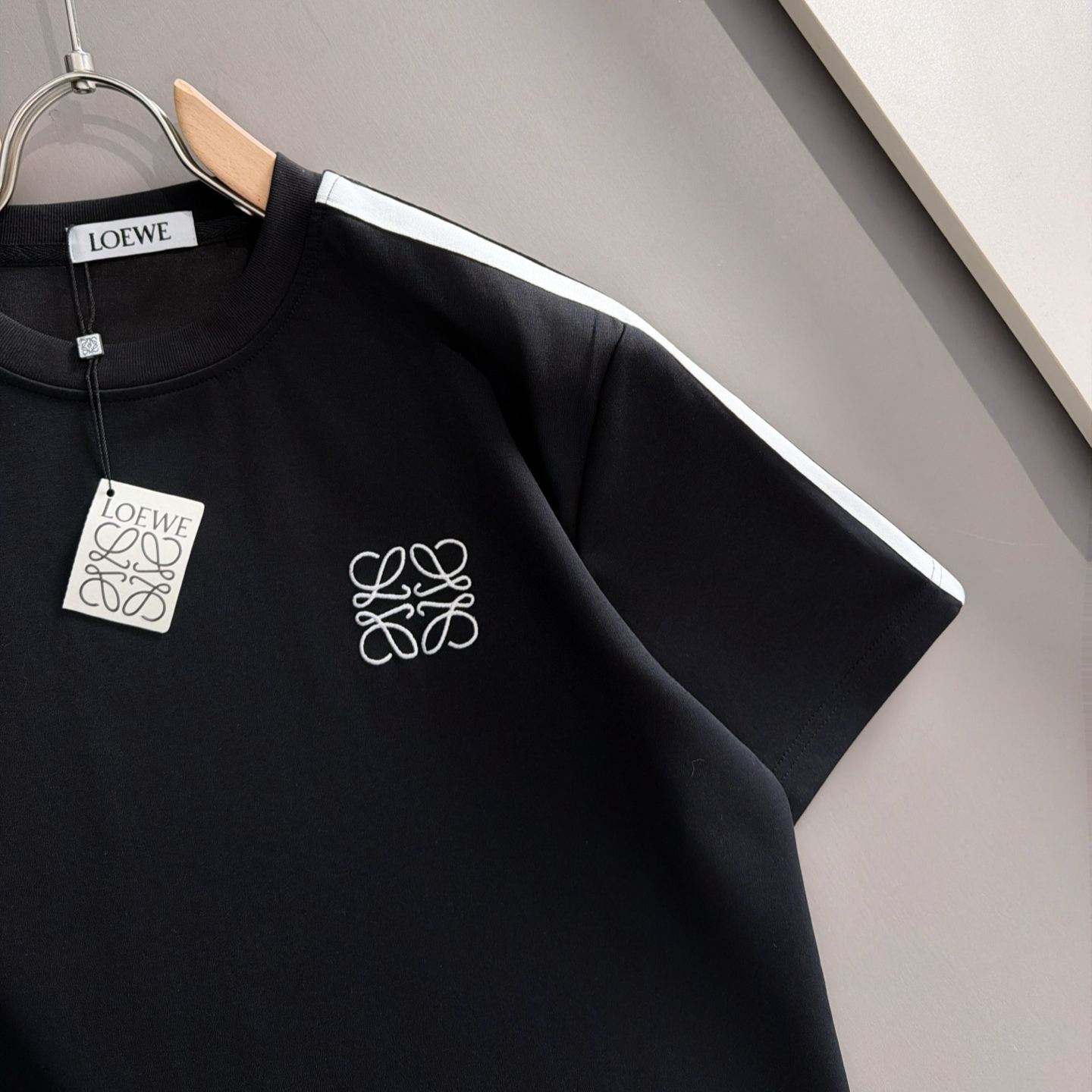 [Copy]『M-3XL』高級感のある刺繍入り襟付きポロシャツ スリムフィットで、着回しの効く半袖トップスです