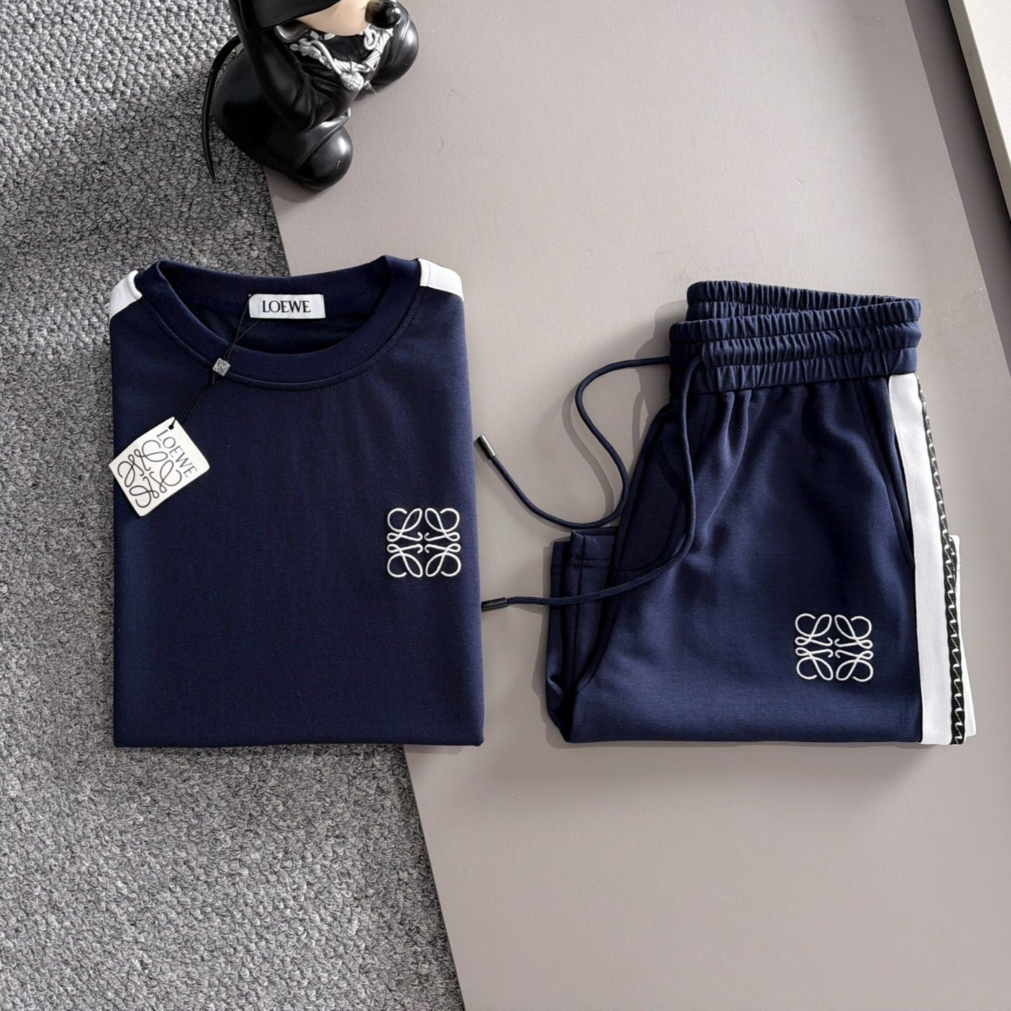 [Copy]『M-3XL』高級感のある刺繍入り襟付きポロシャツ スリムフィットで、着回しの効く半袖トップスです