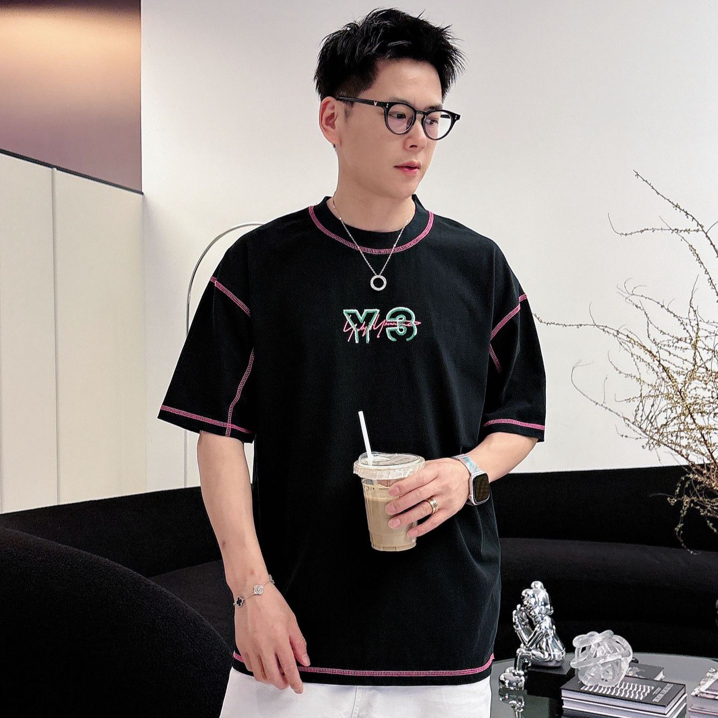 『S-XL』早春新作 透かし刺繍入り半袖Tシャツ、毎日の通勤に最適