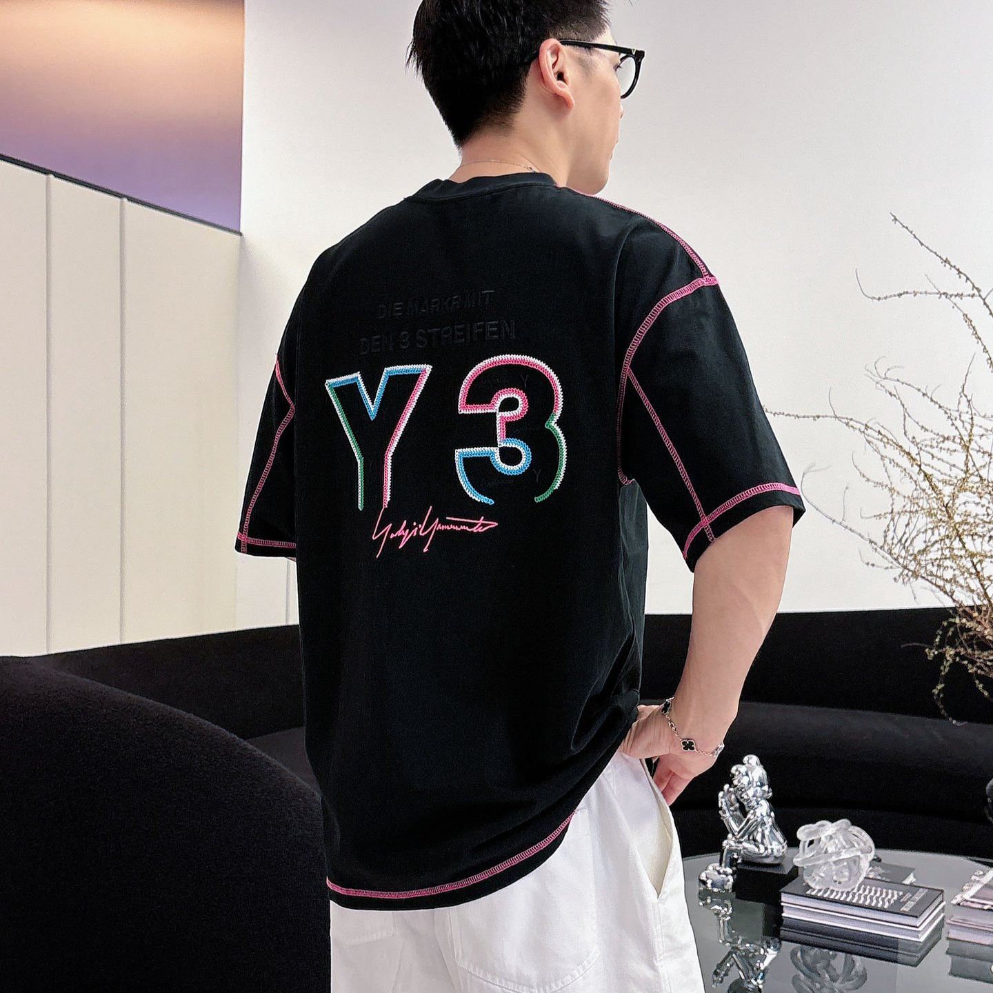 『S-XL』早春新作 透かし刺繍入り半袖Tシャツ、毎日の通勤に最適