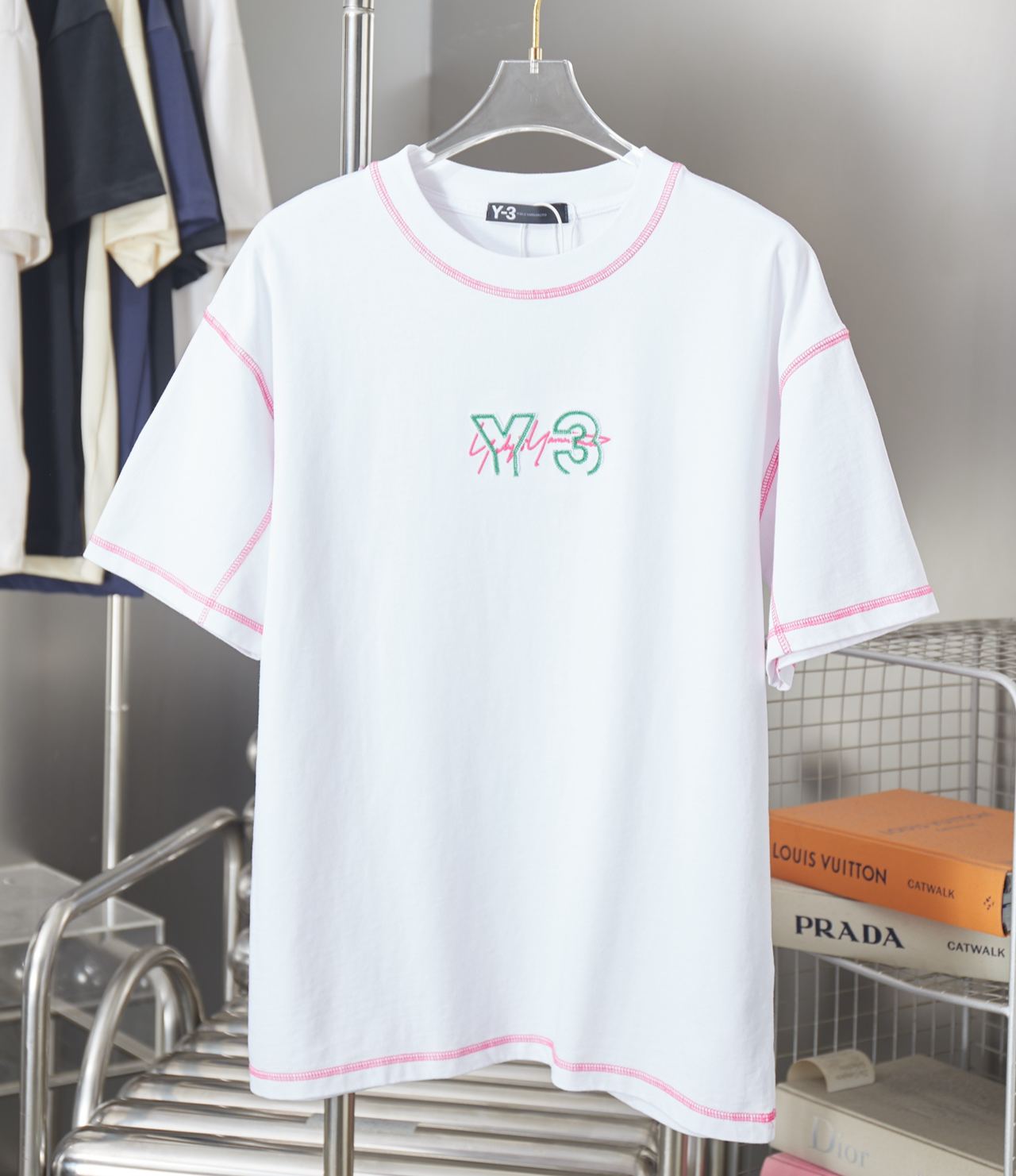 『S-XL』早春新作 透かし刺繍入り半袖Tシャツ、毎日の通勤に最適