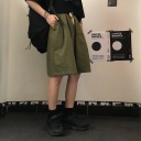 軍綠色